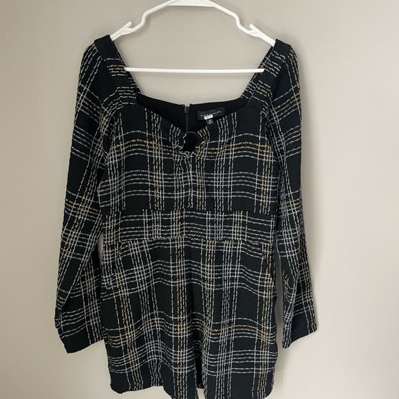 Slate & Willow Black and Metallic Romper Size Medium - Picture 1 of 11